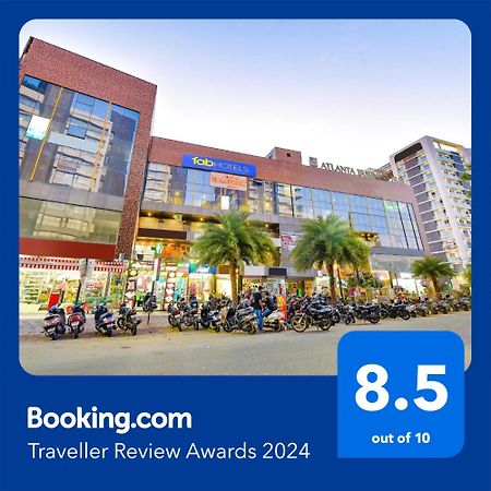 Fabhotel Happinex Surat Exterior foto