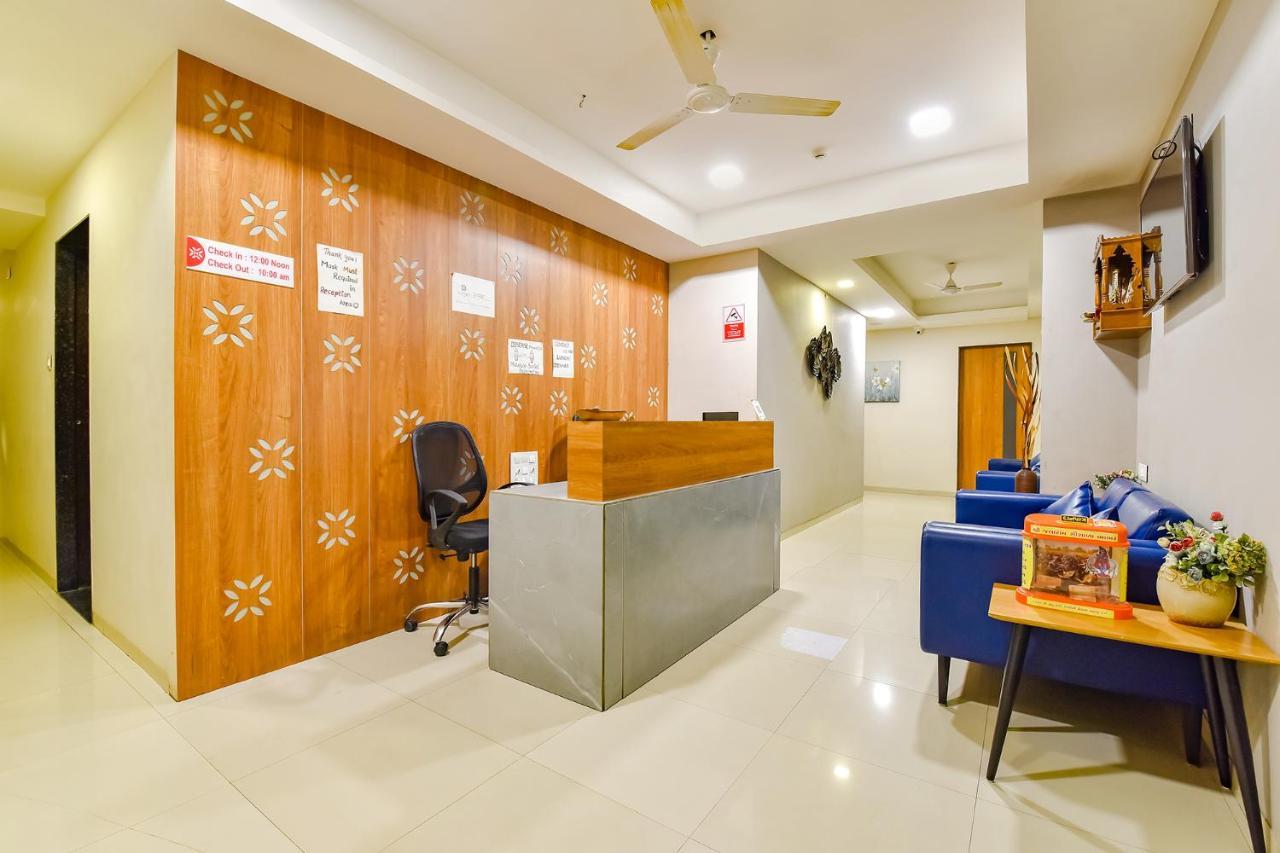 Fabhotel Happinex Surat Exterior foto