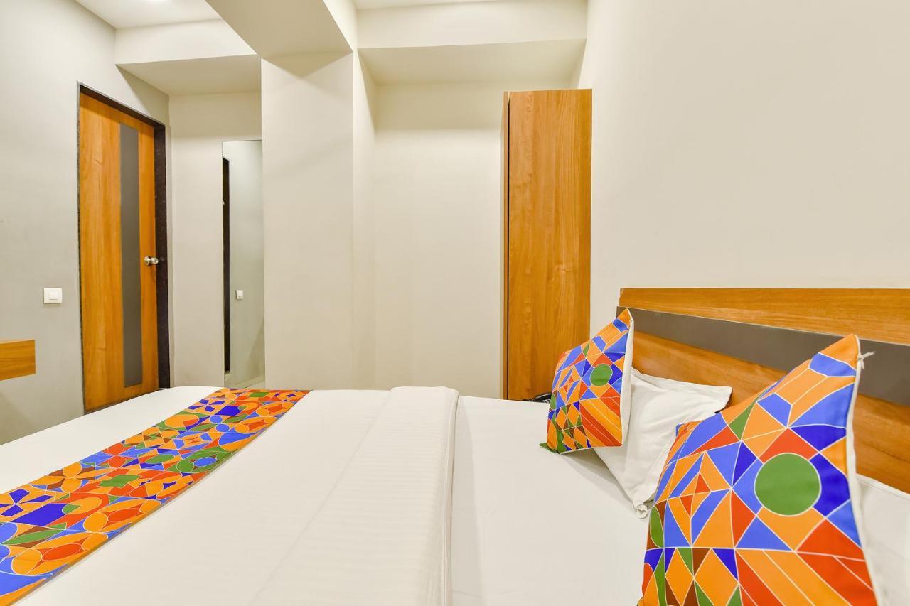 Fabhotel Happinex Surat Exterior foto