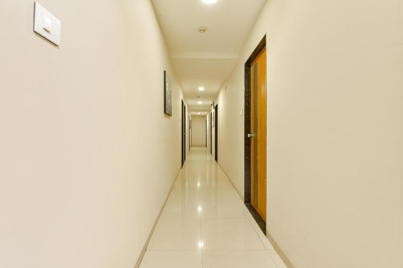 Fabhotel Happinex Surat Exterior foto