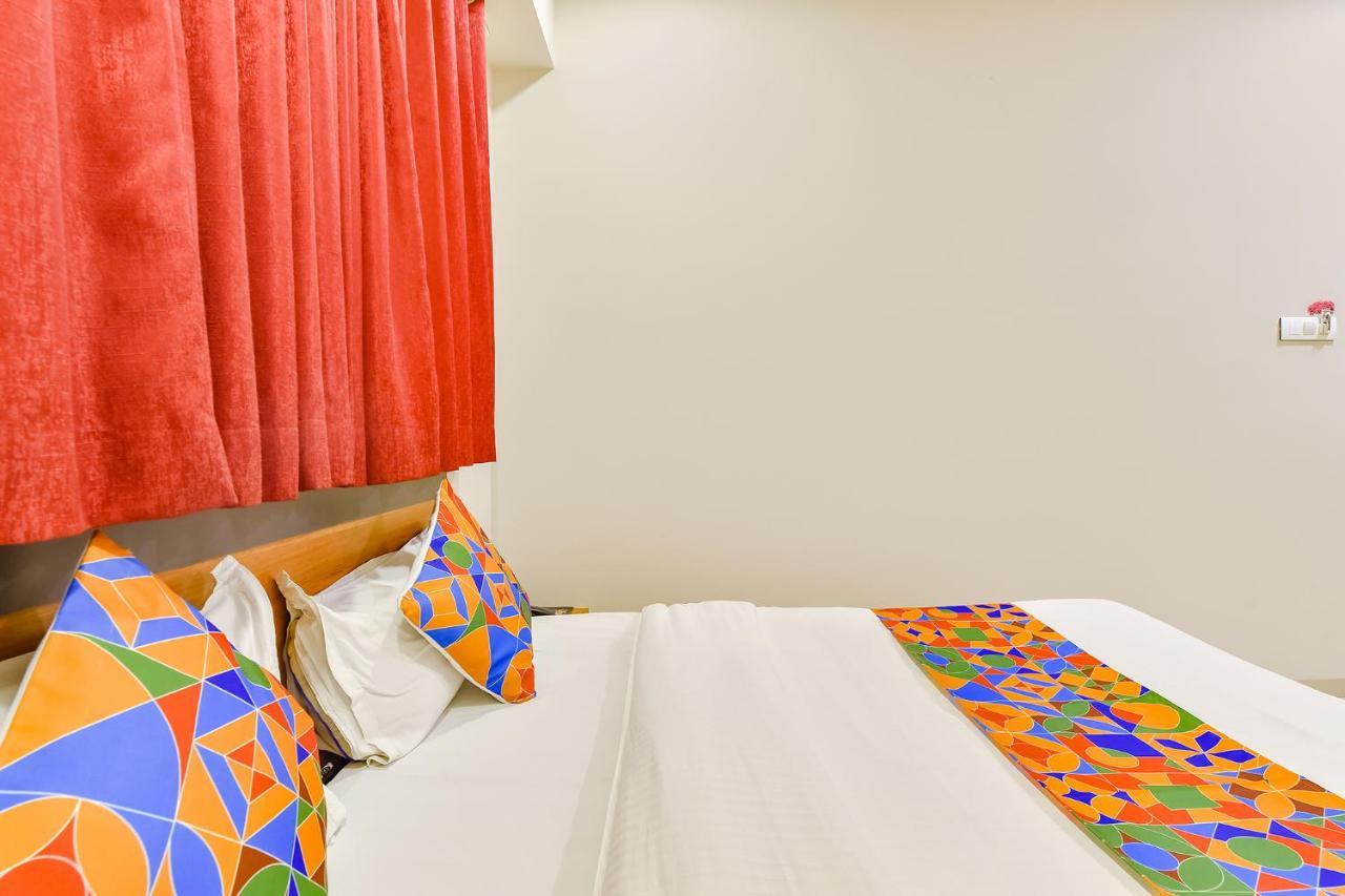 Fabhotel Happinex Surat Exterior foto